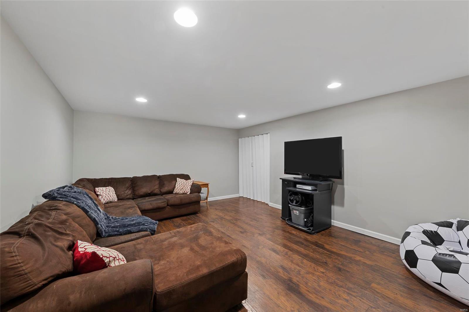 14 Roland Lane St. Peters, MO 63376 - Photo 15 of 19 Gallery Image 15