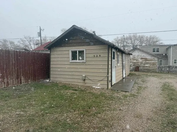 $67,900 | 529 13th Street, Rawlins, WY 82301