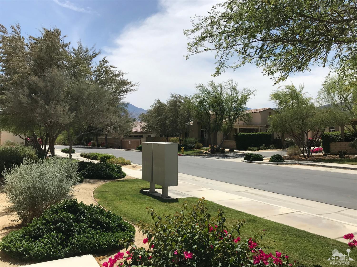 47848 Dancing Butterfly La Quinta, CA 92253 - Photo 35 of 36 a view of a water fountain and a fire pit