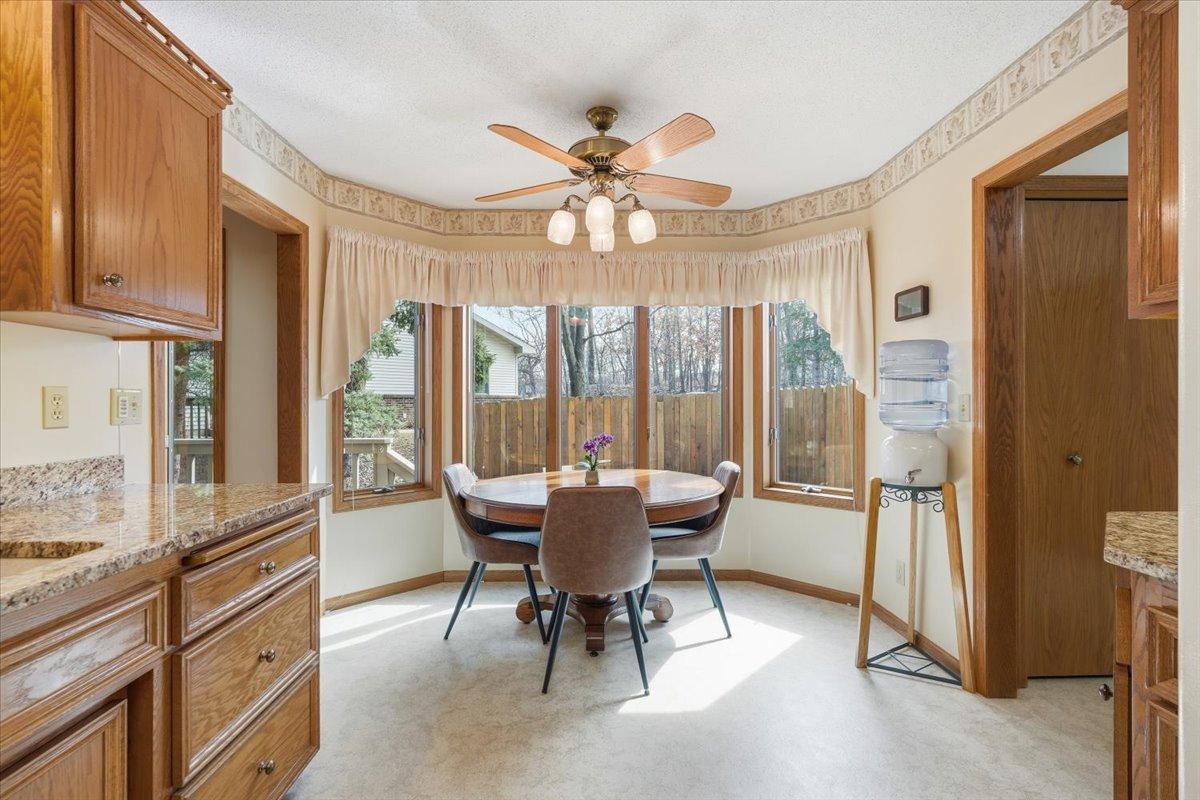 561 Deer Ridge Lane South Maplewood, MN 55119 - Photo 16 of 60