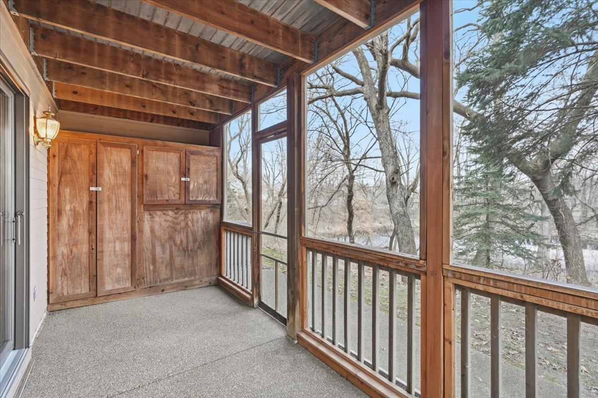 561 Deer Ridge Lane South Maplewood, MN 55119 - Photo 34 of 60