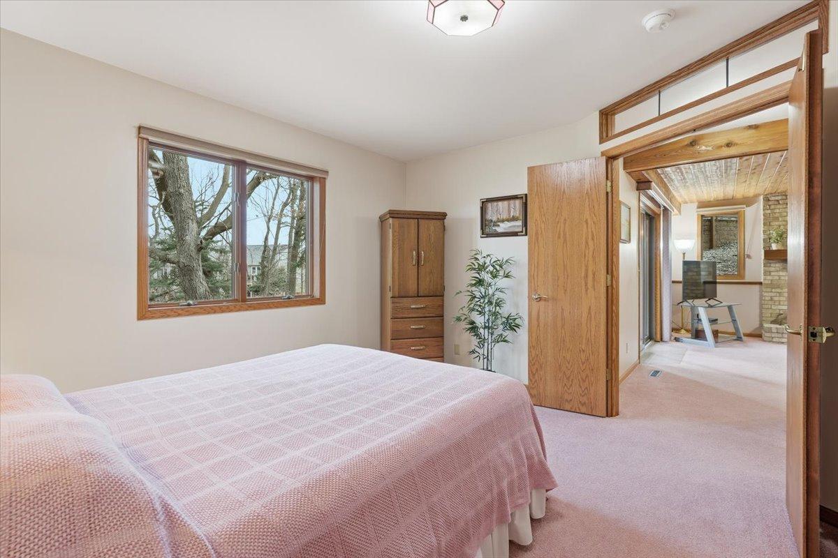 561 Deer Ridge Lane South Maplewood, MN 55119 - Photo 36 of 60