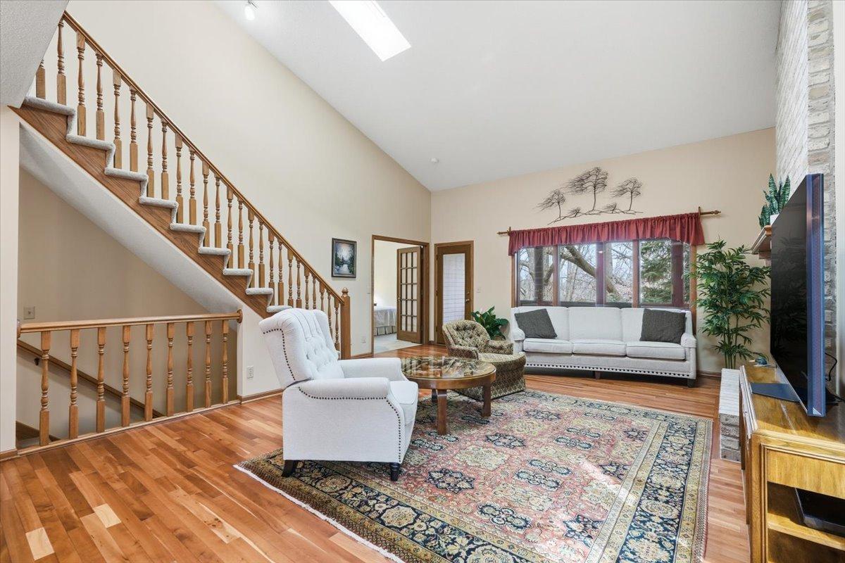 561 Deer Ridge Lane South Maplewood, MN 55119 - Photo 8 of 60