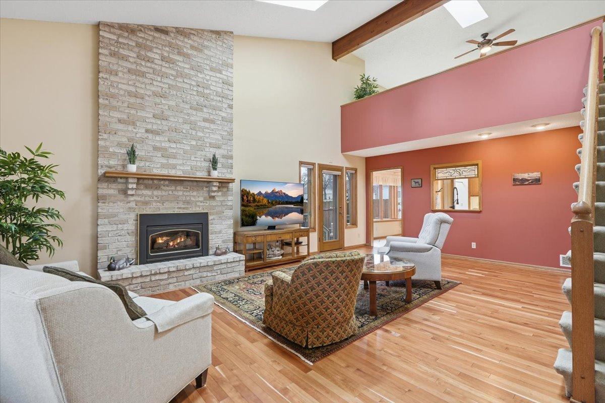 561 Deer Ridge Lane South Maplewood, MN 55119 - Photo 9 of 60