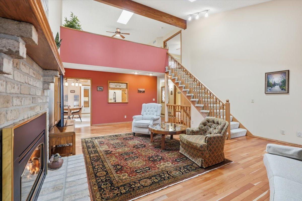 561 Deer Ridge Lane South Maplewood, MN 55119 - Photo 10 of 60