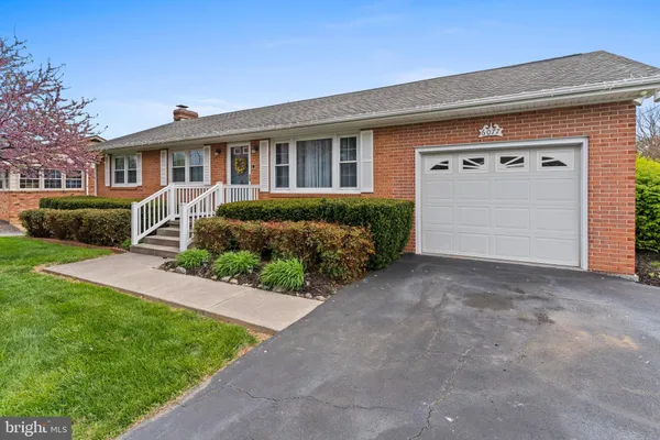 $425,000 | 6077 Valley Pike, Stephens City, VA 22655