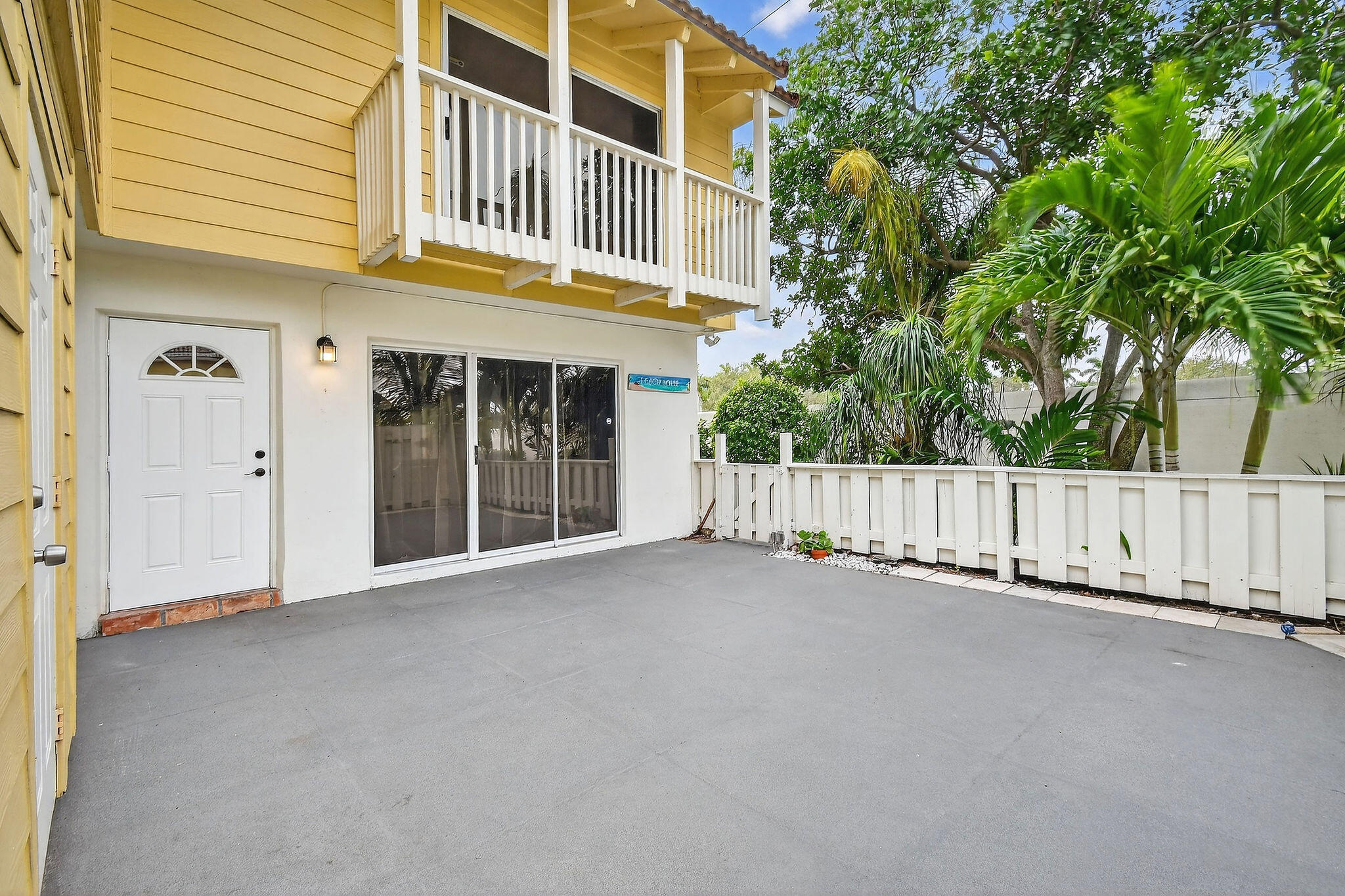 170 Seabreeze Circle Jupiter, FL 33477 - Photo 4 of 72 170SeabreezeCircle(6)