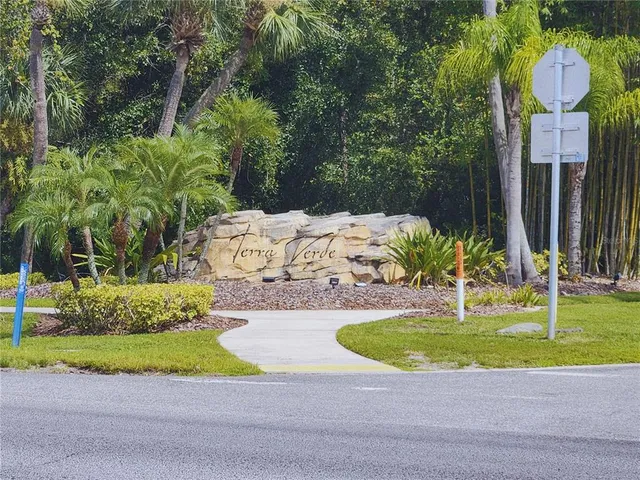 $314,900 | 4722 Vero Beach Place, Kissimmee, FL 34746