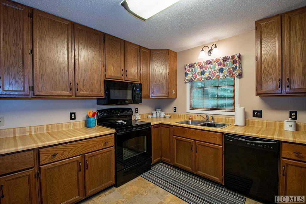 887 Ridgewood Road Highlands, NC 28741 - Photo 17 of 29 Gallery Image 17