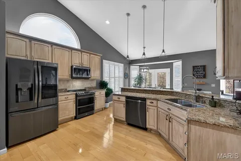 $509,900 | 146 Silverstone Circle, Byrnes Mill, MO 63051