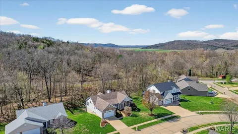 $509,900 | 146 Silverstone Circle, Byrnes Mill, MO 63051