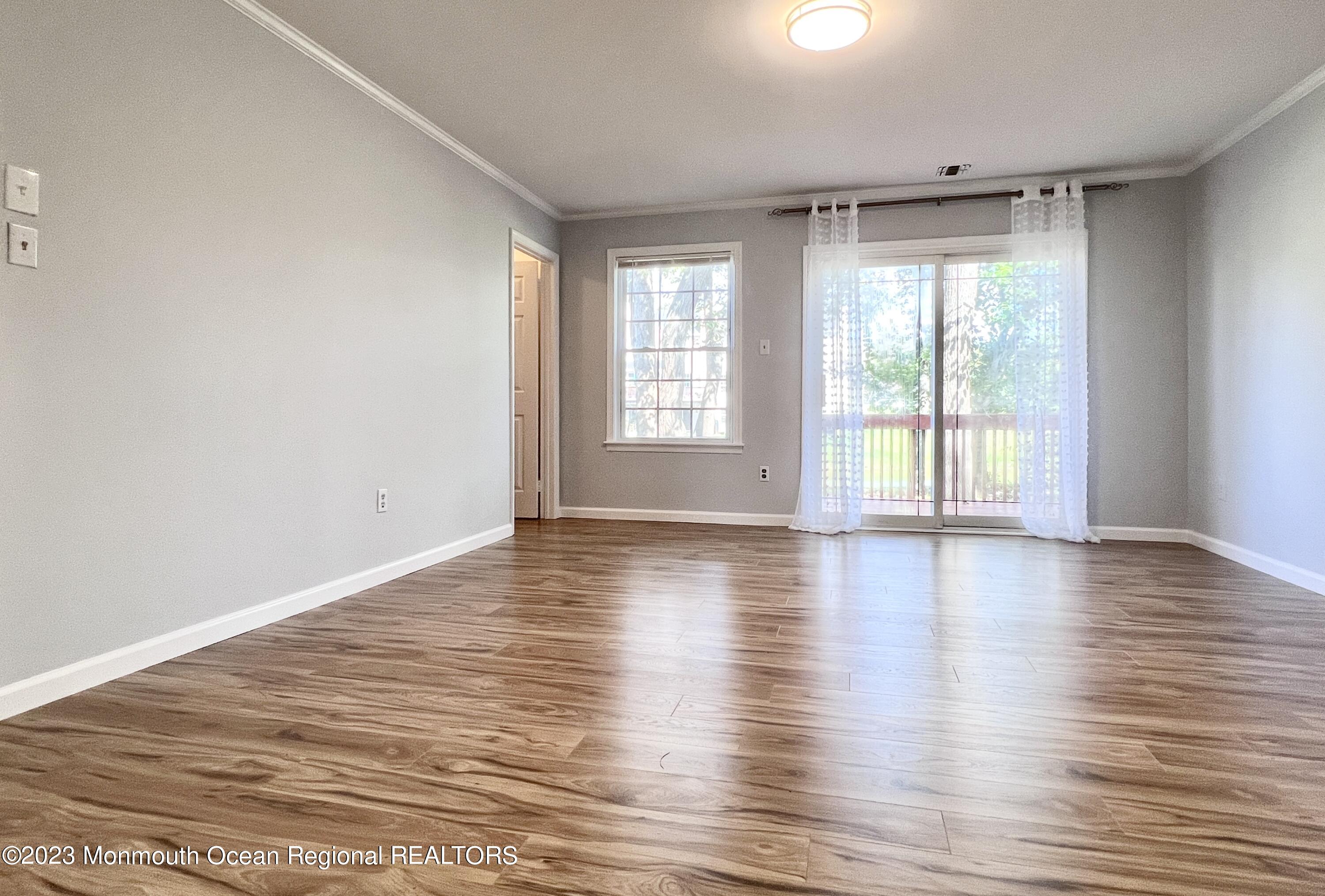 159 Tanglewood Place Morganville, NJ 07751 - Photo 17 of 29 MBR