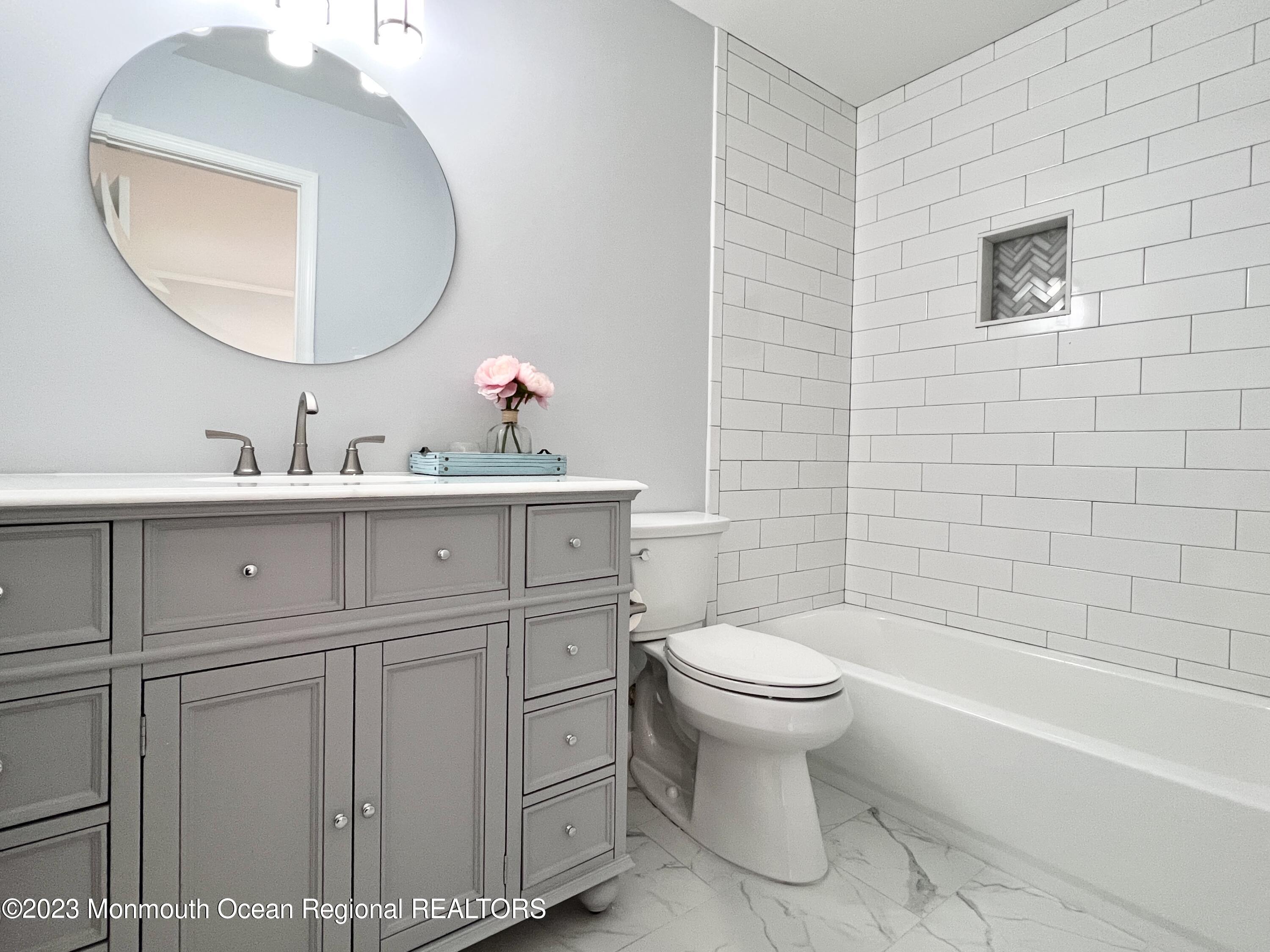 159 Tanglewood Place Morganville, NJ 07751 - Photo 18 of 29 MBA