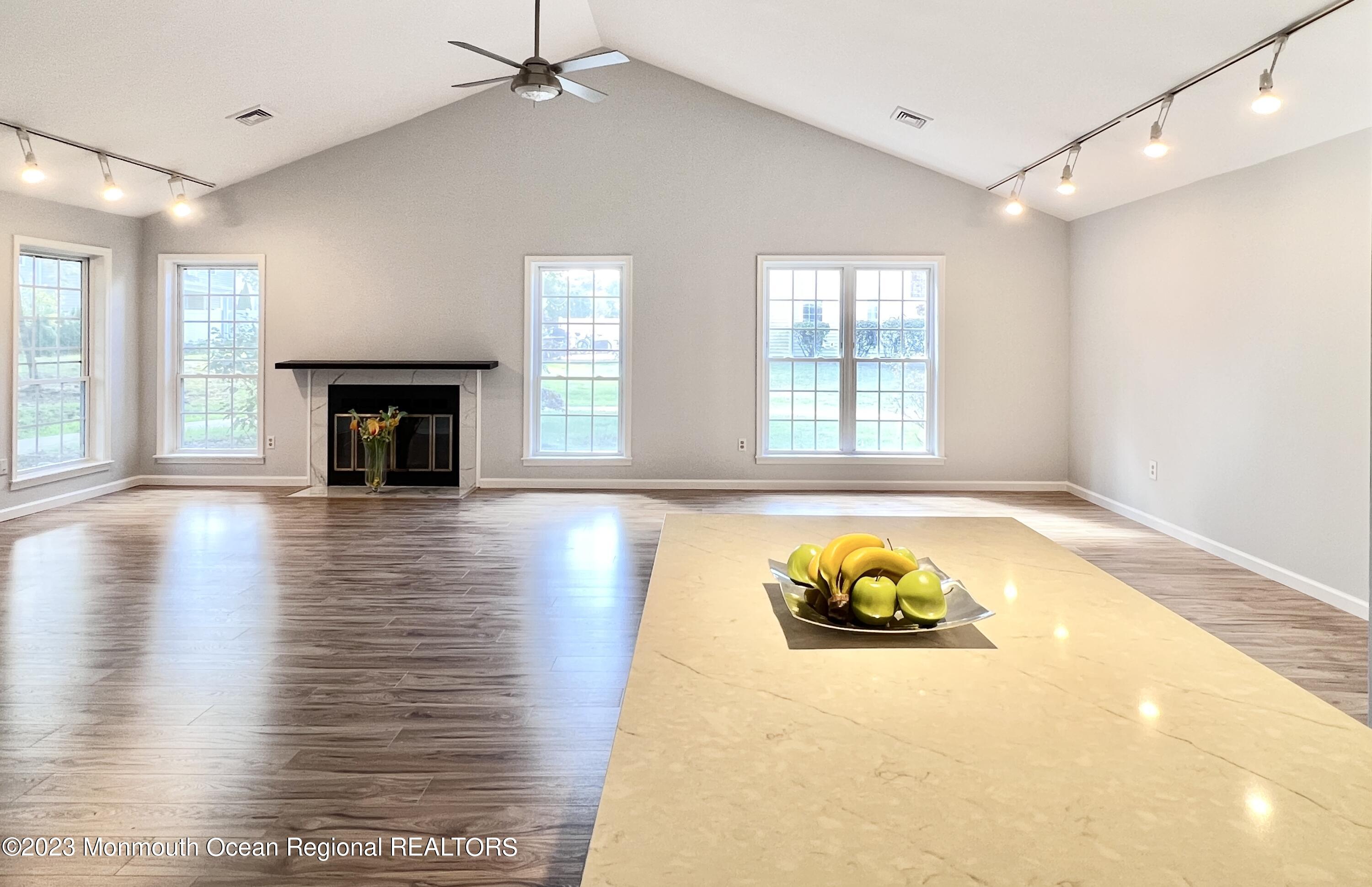 159 Tanglewood Place Morganville, NJ 07751 - Photo 10 of 29 IMG_1423