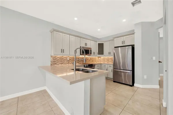 $4,695 | 5880 Northwest 104th Path, Doral, FL 33178