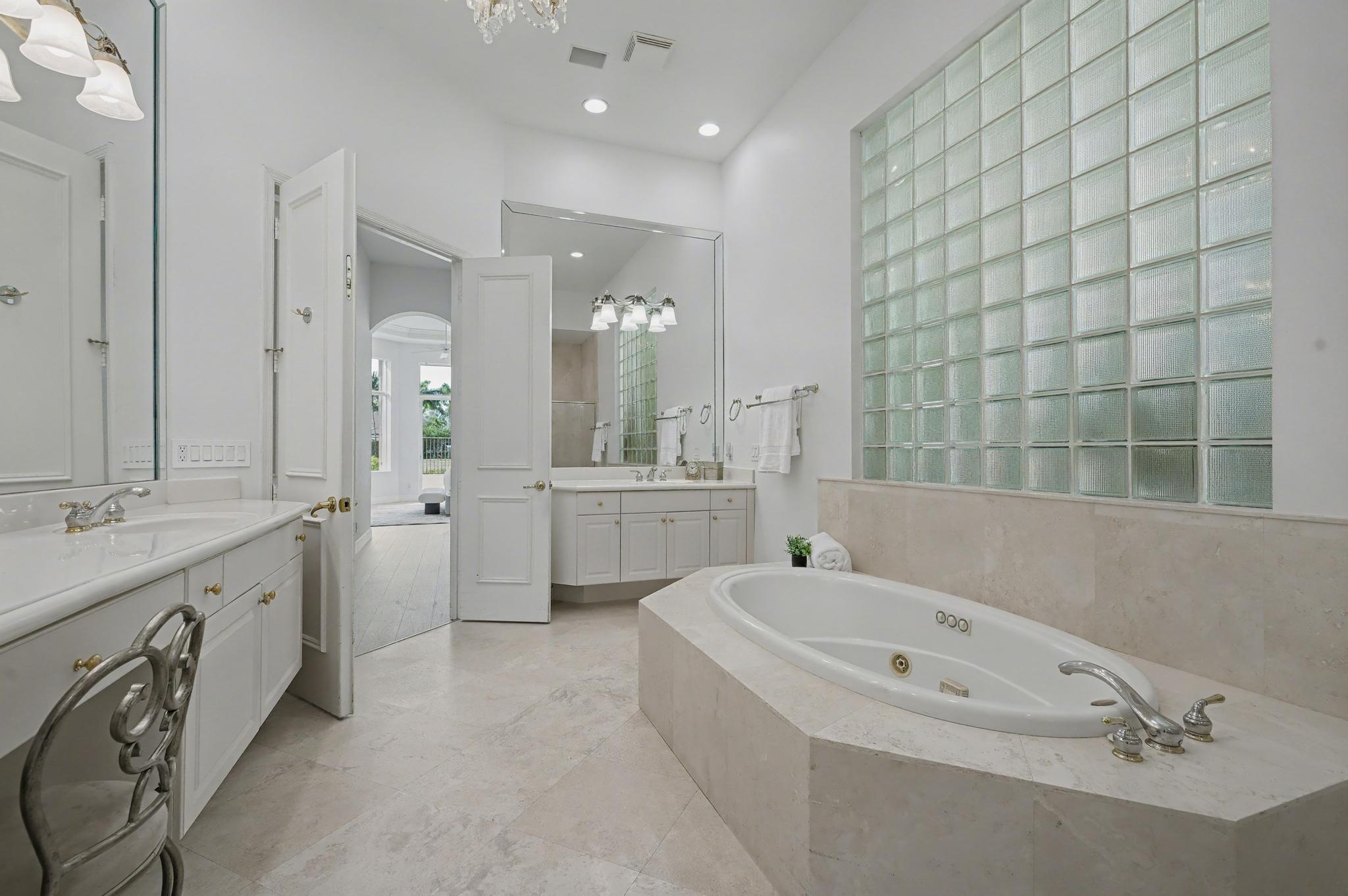 16331 Castello Court Delray Beach, FL 33484 - Photo 26 of 38 primary bath
