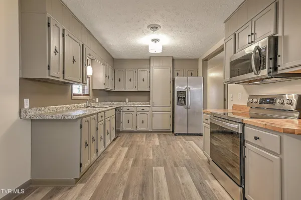 $359,900 | 148 Whitehills Road, Kingsport, TN 37660