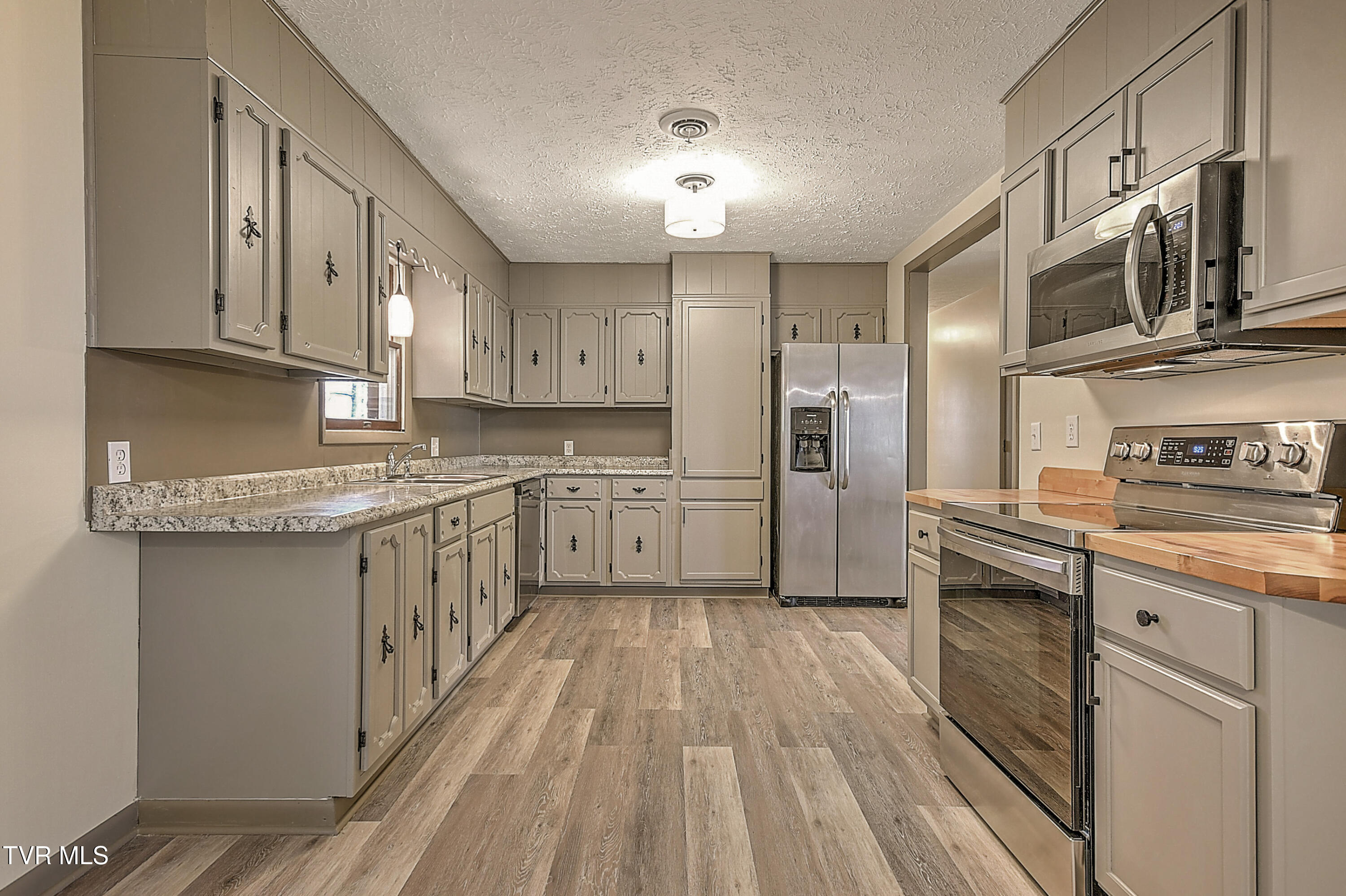 148 Whitehills Road Kingsport, TN 37660 - Photo 15 of 58 148 Whitehills ES-15