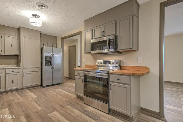 $359,900 | 148 Whitehills Road, Kingsport, TN 37660