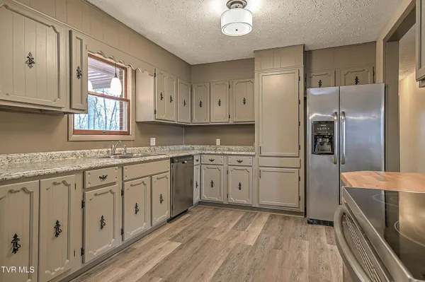 $359,900 | 148 Whitehills Road, Kingsport, TN 37660