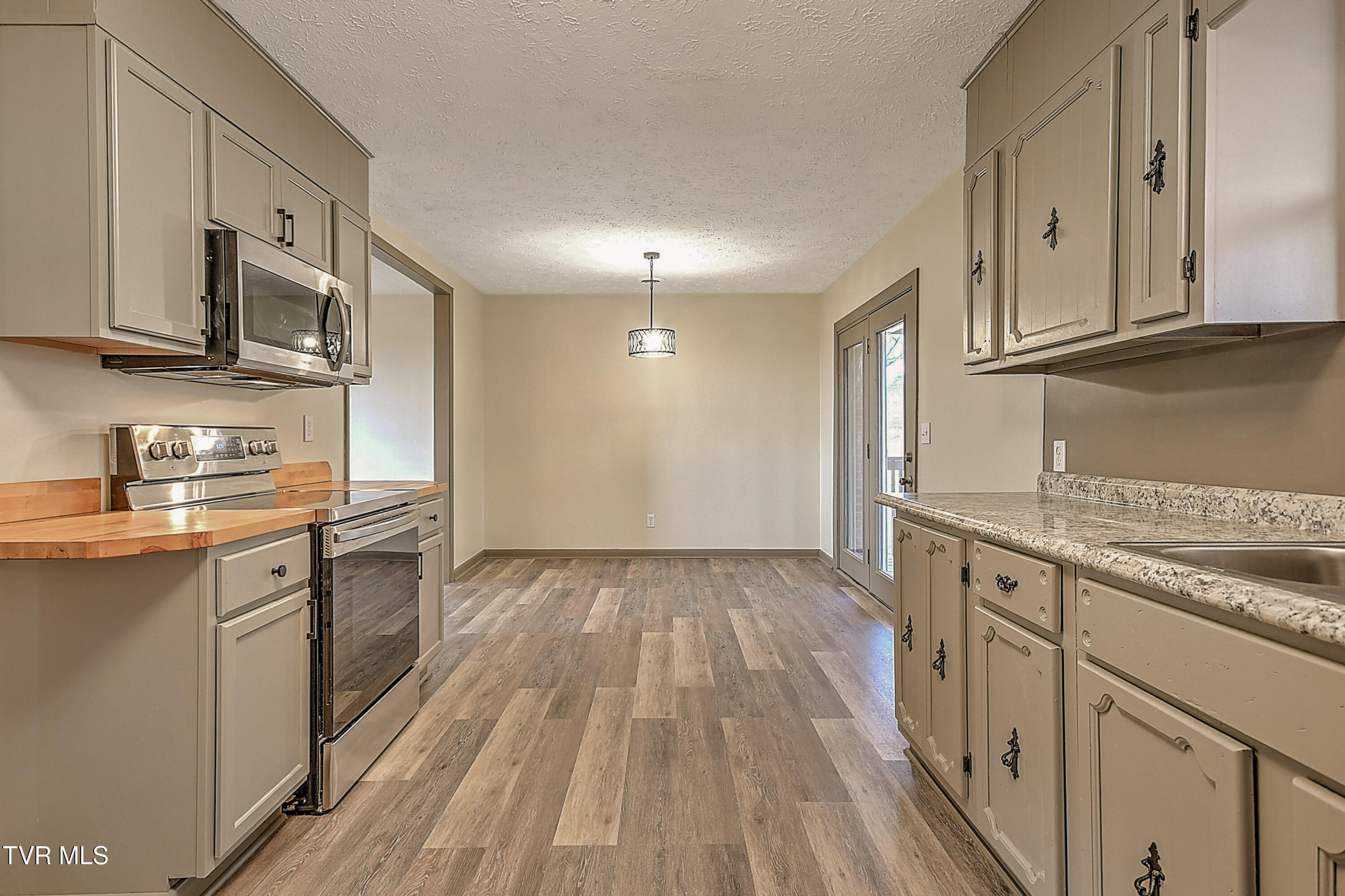 148 Whitehills Road Kingsport, TN 37660 - Photo 18 of 58 148 Whitehills ES-18