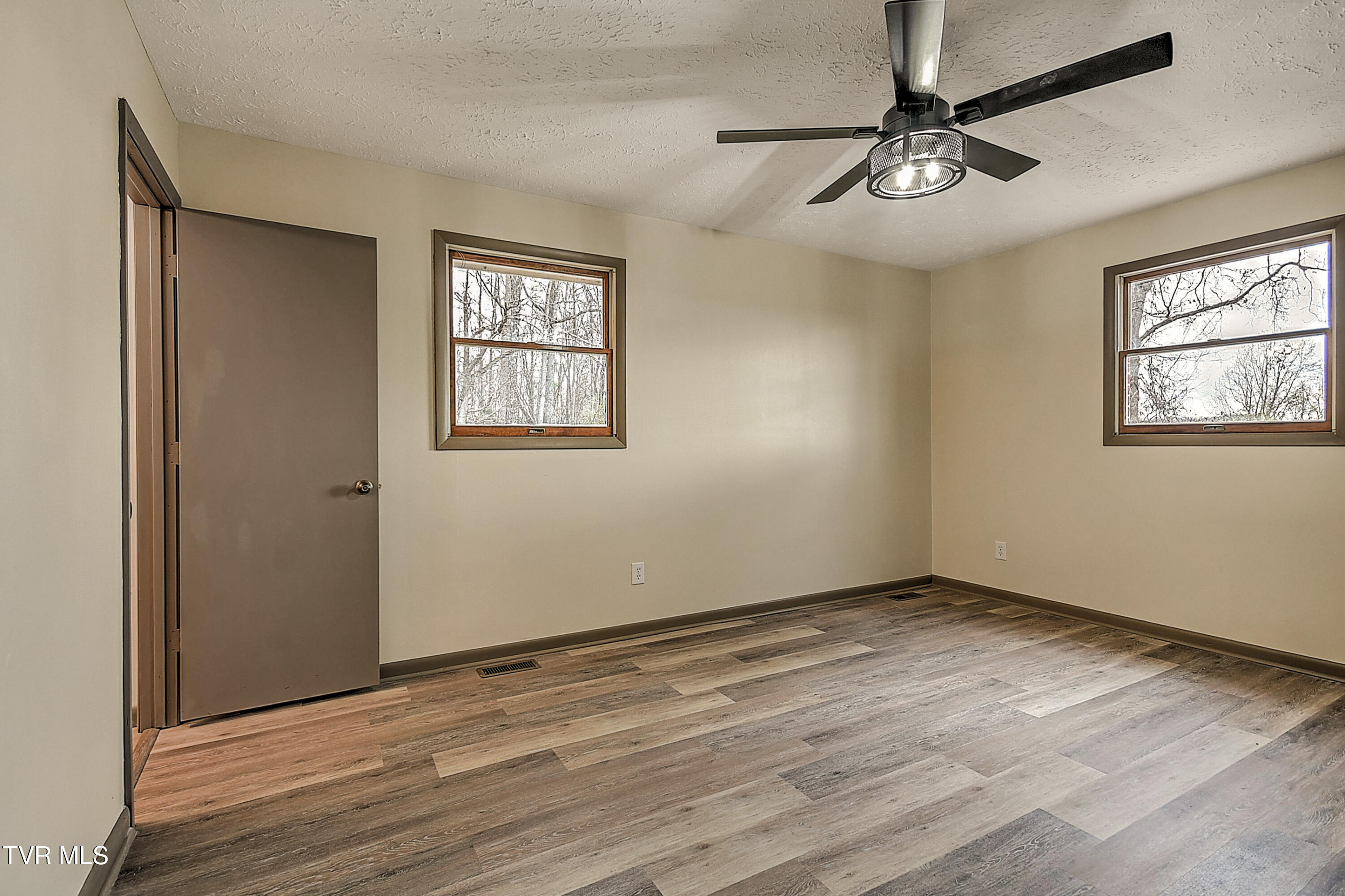 148 Whitehills Road Kingsport, TN 37660 - Photo 22 of 58 148 Whitehills ES-21