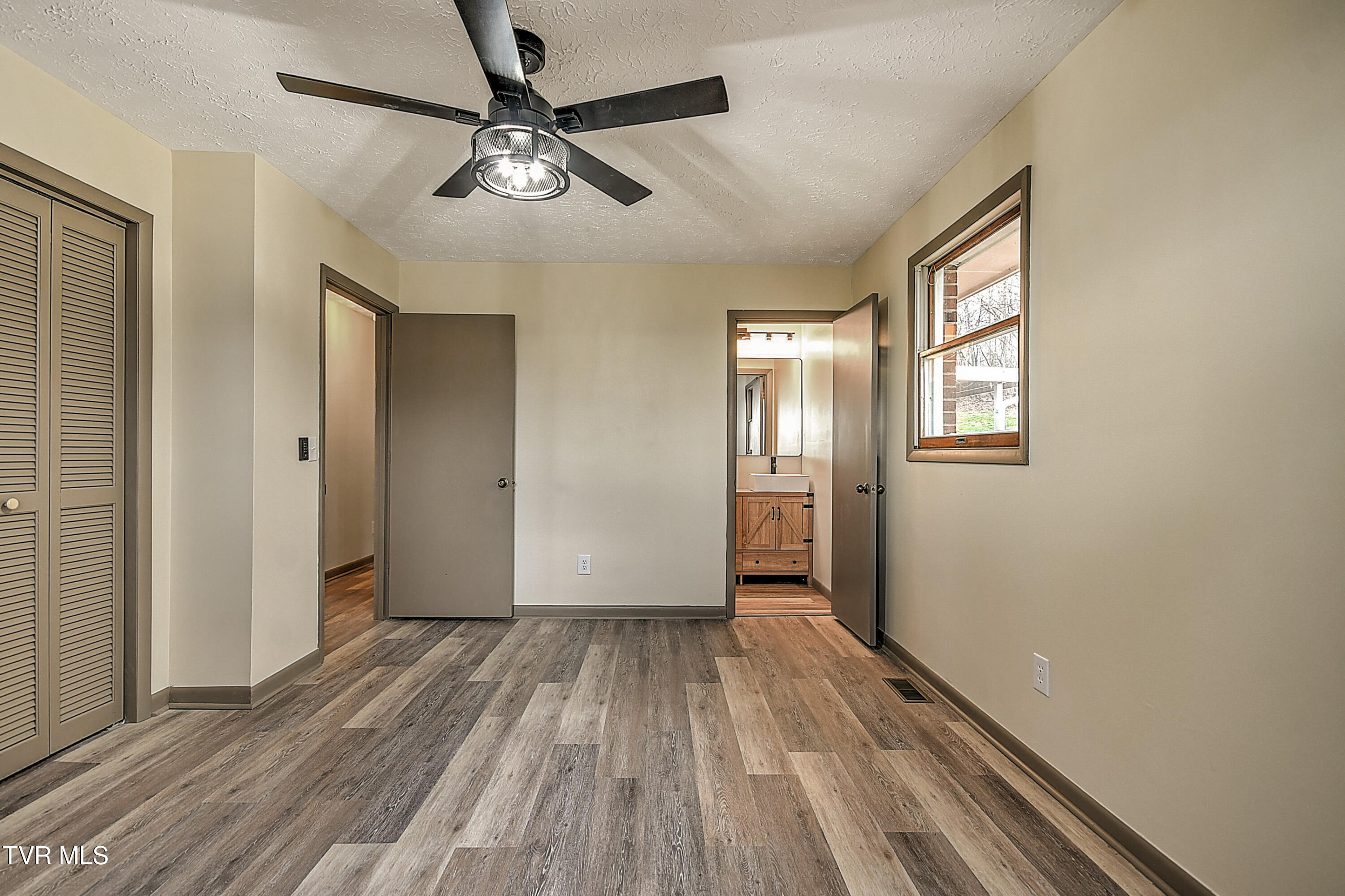 148 Whitehills Road Kingsport, TN 37660 - Photo 25 of 58 148 Whitehills ES-23