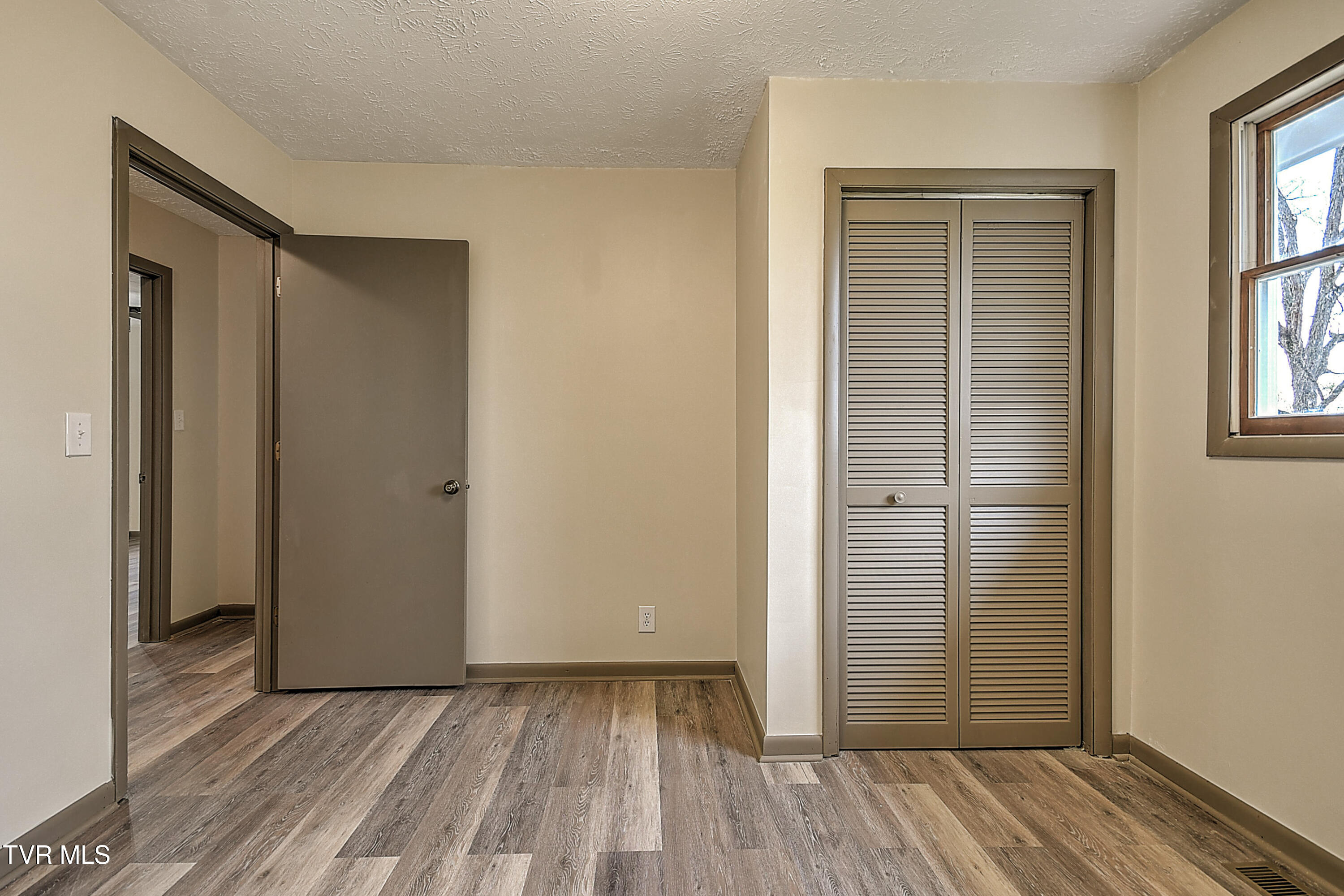 148 Whitehills Road Kingsport, TN 37660 - Photo 33 of 58 148 Whitehills ES-30