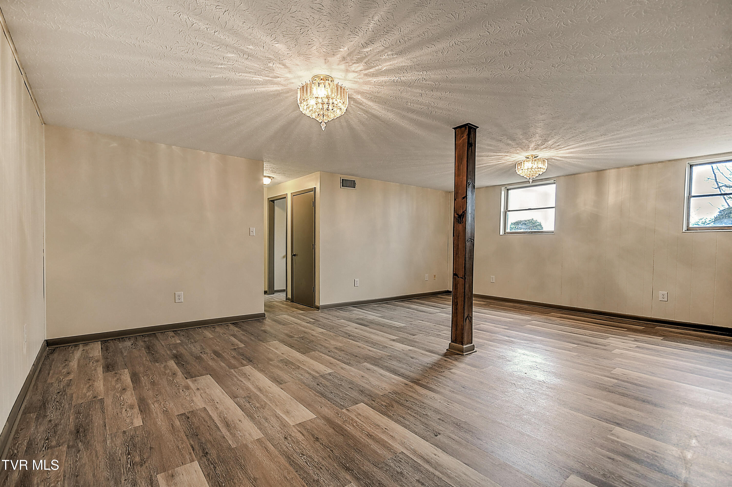 148 Whitehills Road Kingsport, TN 37660 - Photo 35 of 58 148 Whitehills ES-32