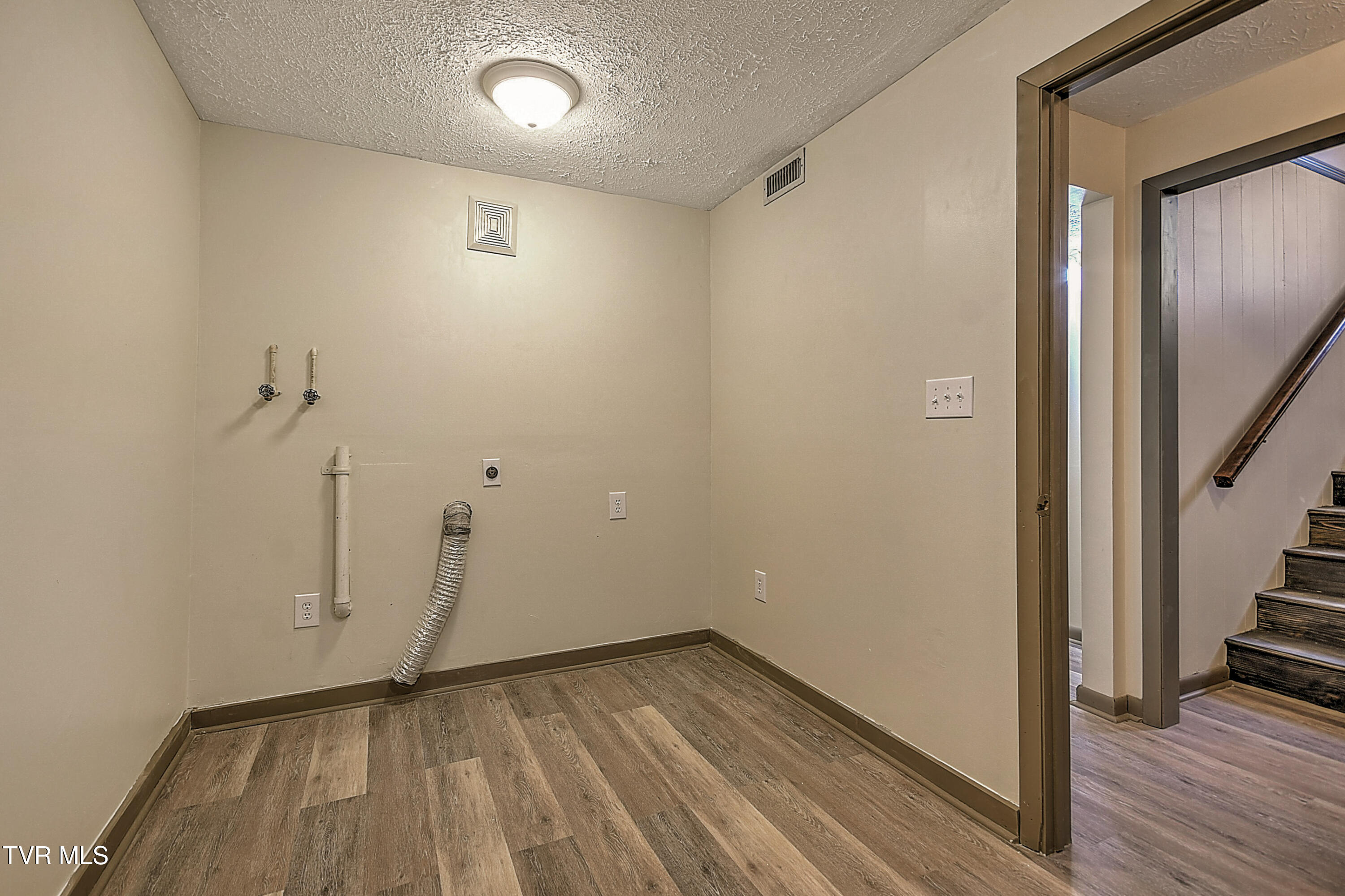 148 Whitehills Road Kingsport, TN 37660 - Photo 39 of 58 148 Whitehills ES-36