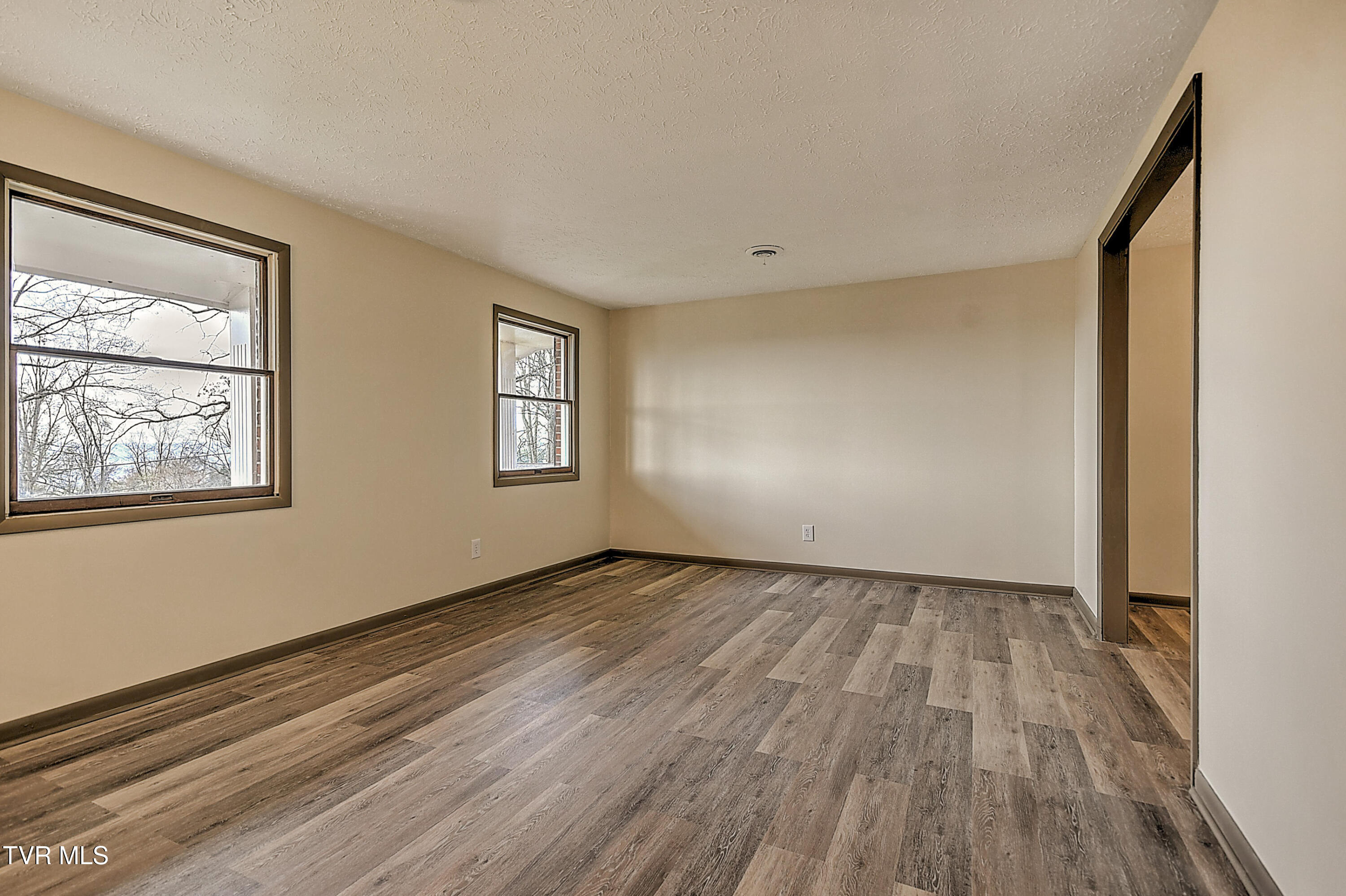 148 Whitehills Road Kingsport, TN 37660 - Photo 7 of 58 148 Whitehills ES-7