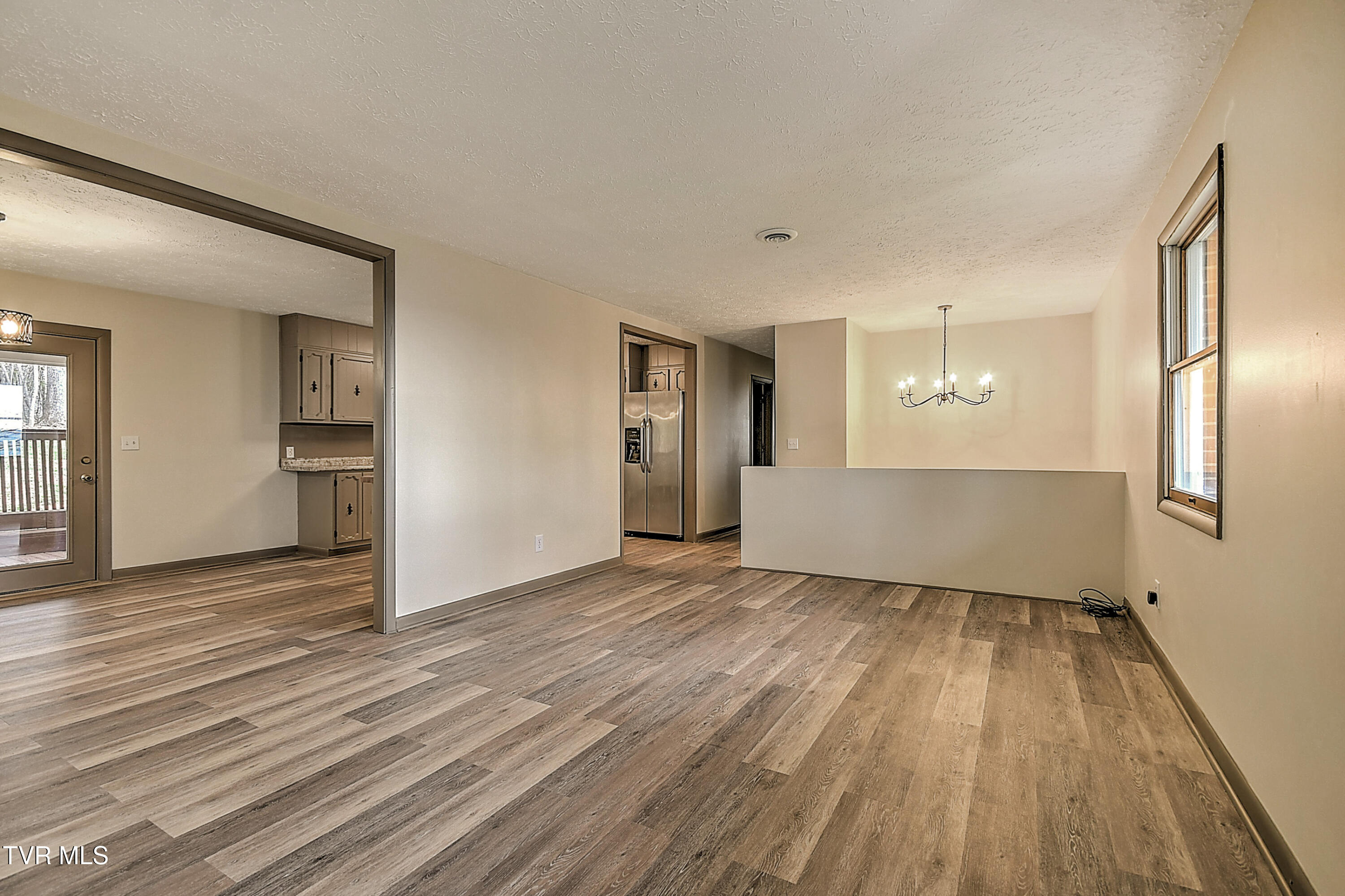 148 Whitehills Road Kingsport, TN 37660 - Photo 8 of 58 148 Whitehills ES-8