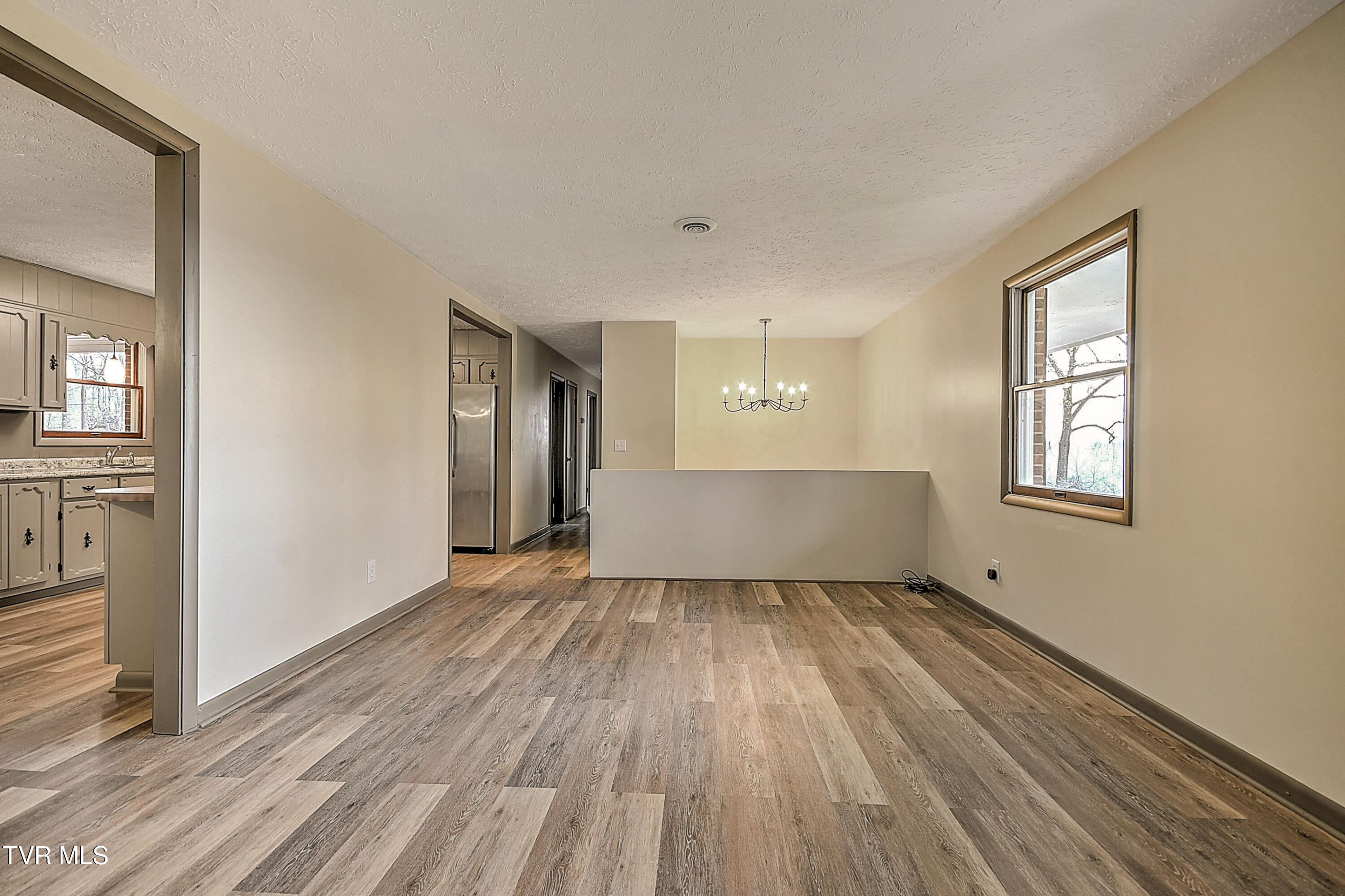 148 Whitehills Road Kingsport, TN 37660 - Photo 9 of 58 148 Whitehills ES-9