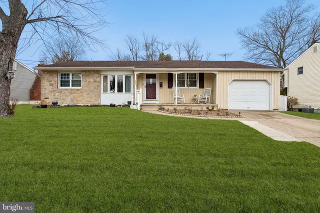 $405,000 | 323 Westminster Boulevard, Blackwood, NJ 08012