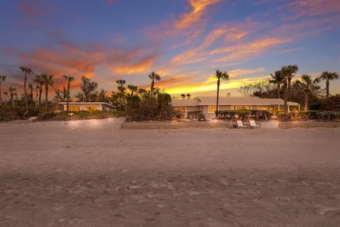 $9,750,000 | 3351 Gulf Of Mexico Drive, Longboat Key, FL 34228