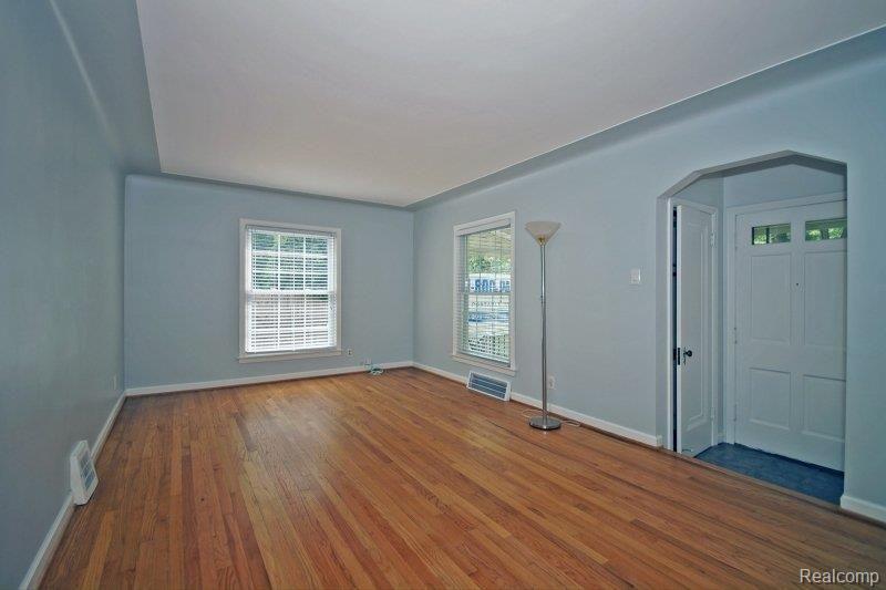 1610 Harvard Road Berkley, MI 48072 - Photo 4 of 23 DSC01323.JPG