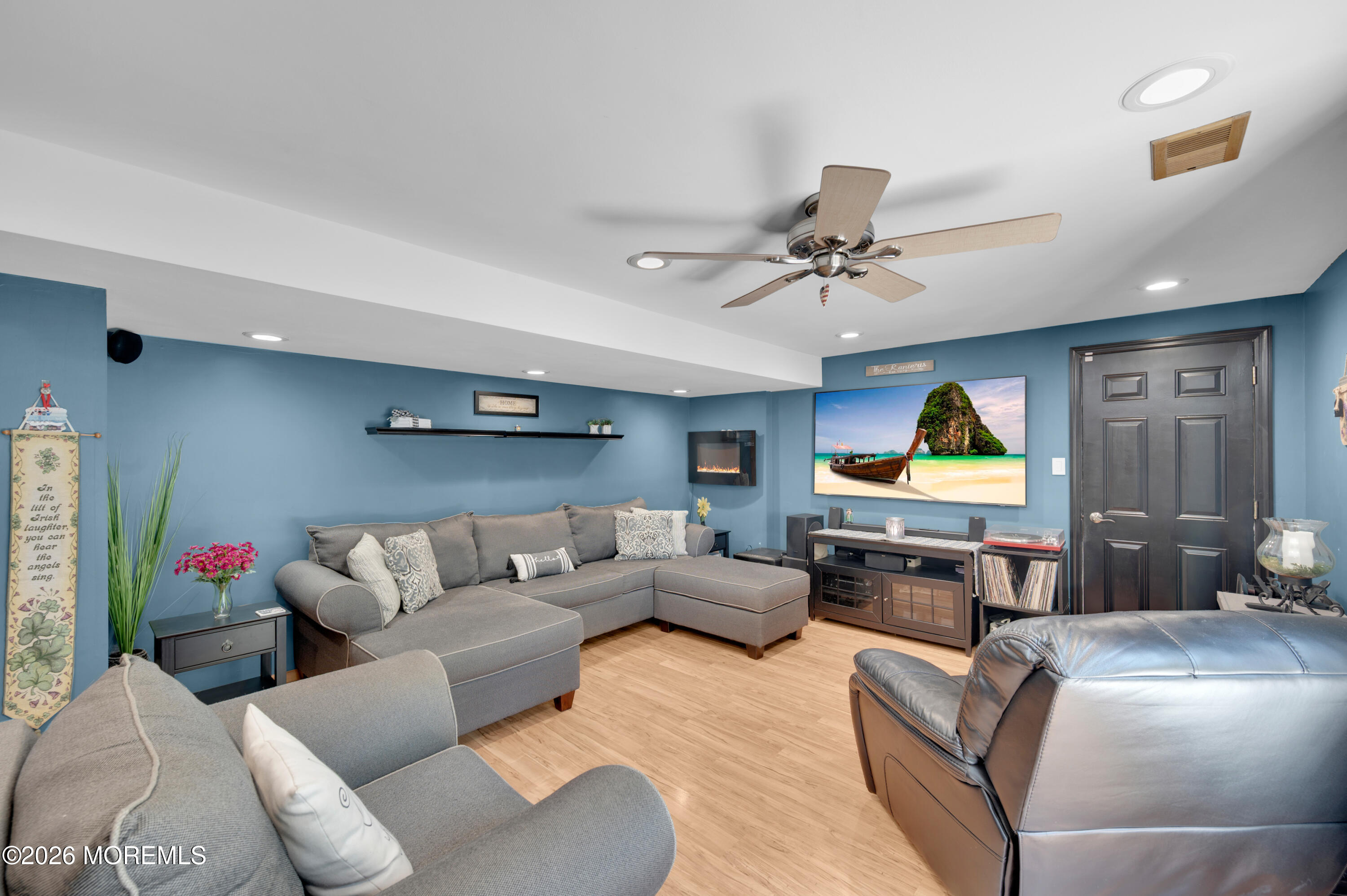 17 Eliot Road Manalapan, NJ 07726 - Photo 34 of 58 Down Living 1