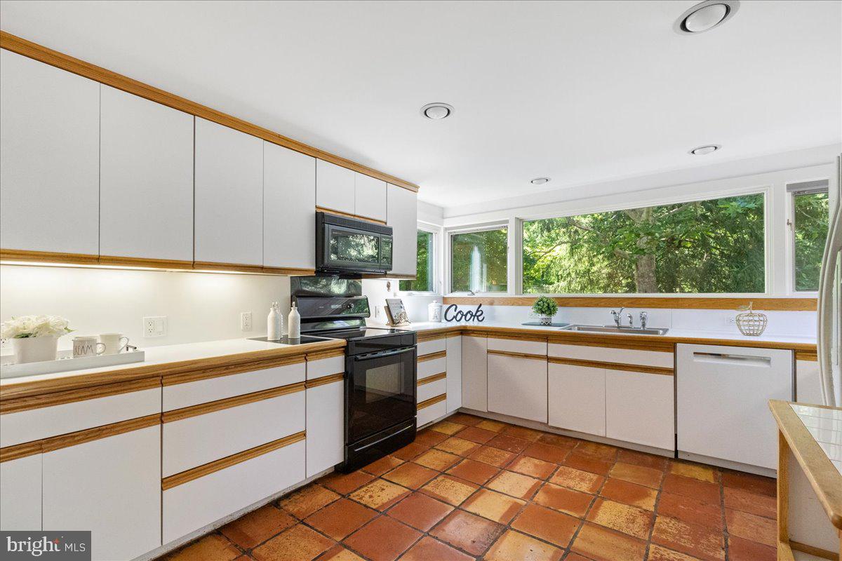 536 Cherry Valley Road Princeton, NJ 08540 - Photo 17 of 28