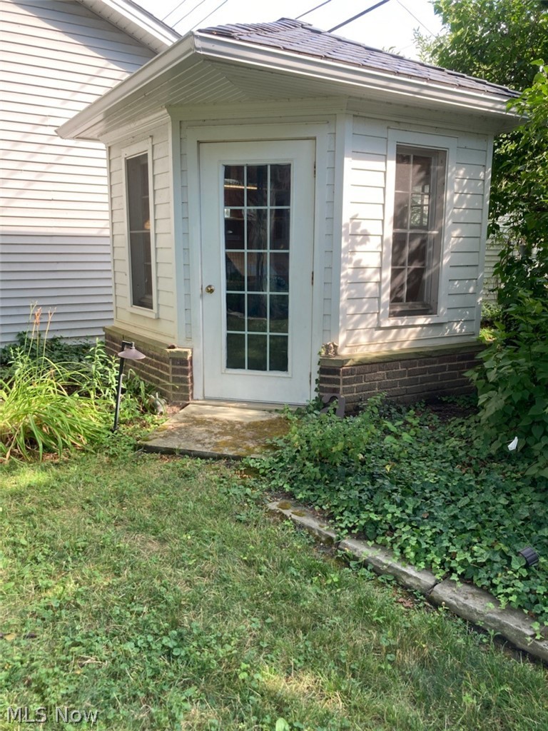 17800 Windward Road Cleveland, OH 44119 - Photo 7 of 35 Art cottage