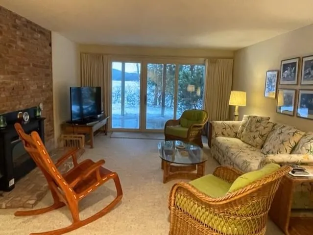 $2,500 | 9 Pioneer Point, Grantham, NH 03753