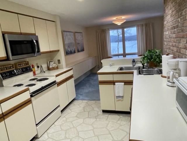 9 Pioneer Point Grantham, NH 03753 - Photo 3 of 17