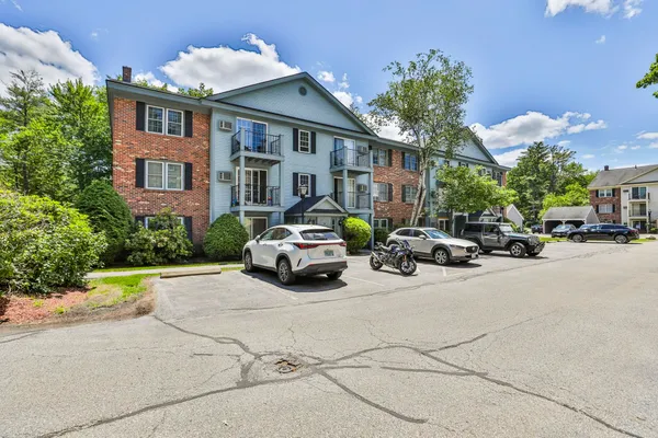 $257,000 | 9 Northbrook Drive, Unit 904, Manchester, NH 03102
