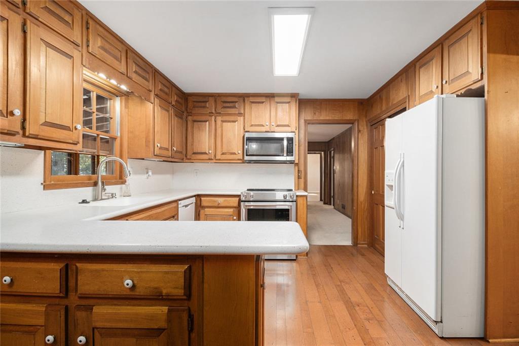 2437 Cardinal Way Tucker, GA 30084 - Photo 3 of 36