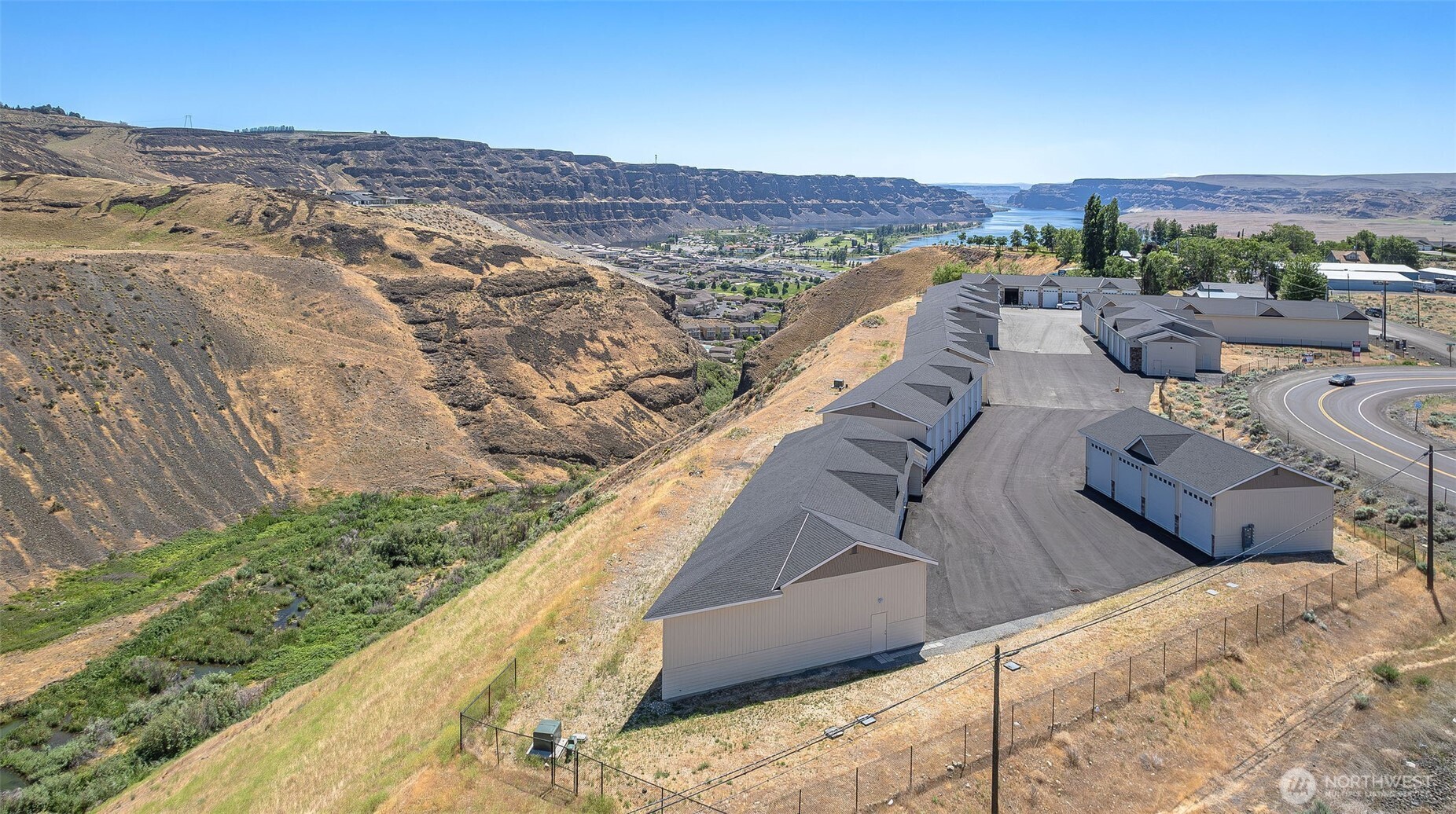 9967 Rd W 8 Northwest, Unit G41 Quincy, WA 98848 - Photo 18 of 27 a view of city and mountain