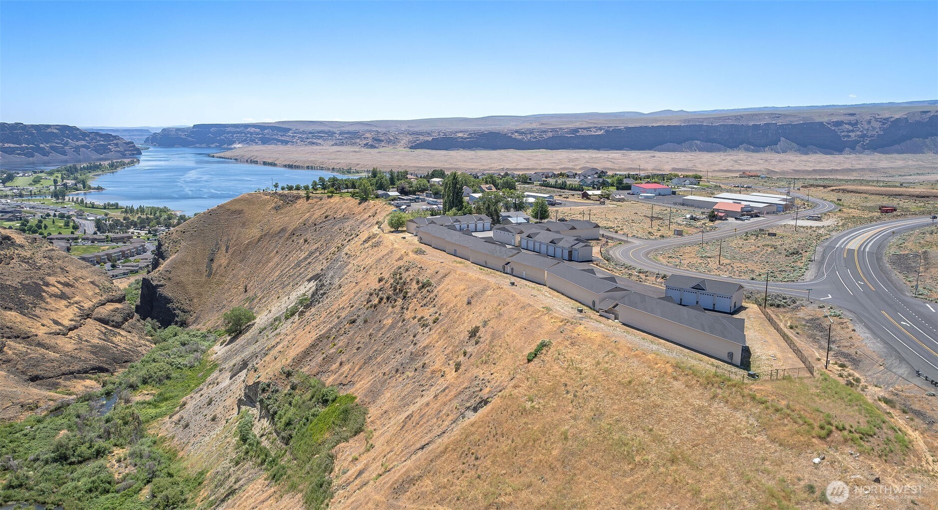 9967 Rd W 8 Northwest, Unit G41 Quincy, WA 98848 - Photo 20 of 27 a view of a sky from a lake
