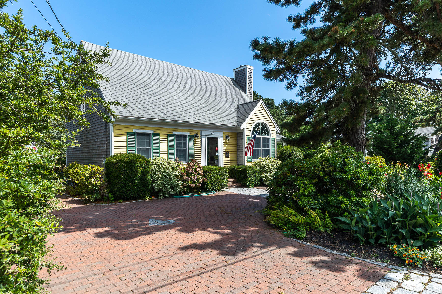 42 Inman Road Dennis Port, MA 02639 - Photo 2 of 51 598A3696