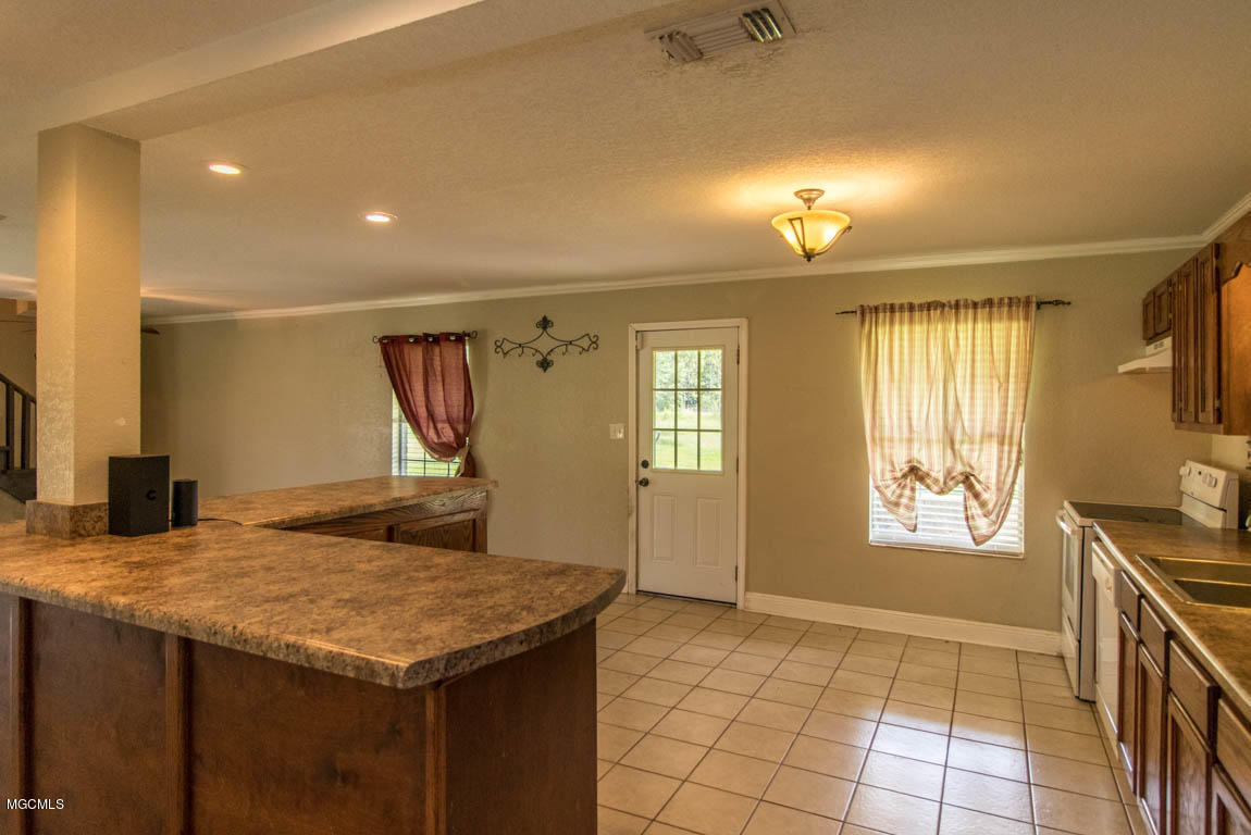 21470 Simoneaux Lane Saucier, MS 39574 - Photo 11 of 40 Kitchen 1.3