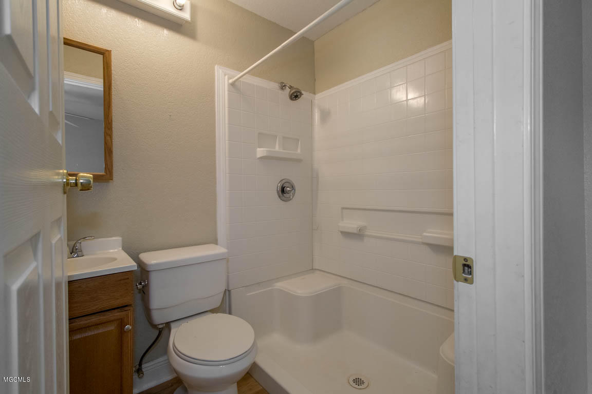 21470 Simoneaux Lane Saucier, MS 39574 - Photo 14 of 40 Bath master 1.1