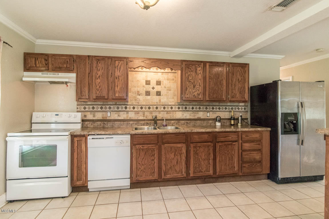 21470 Simoneaux Lane Saucier, MS 39574 - Photo 4 of 40 Kitchen 1.4