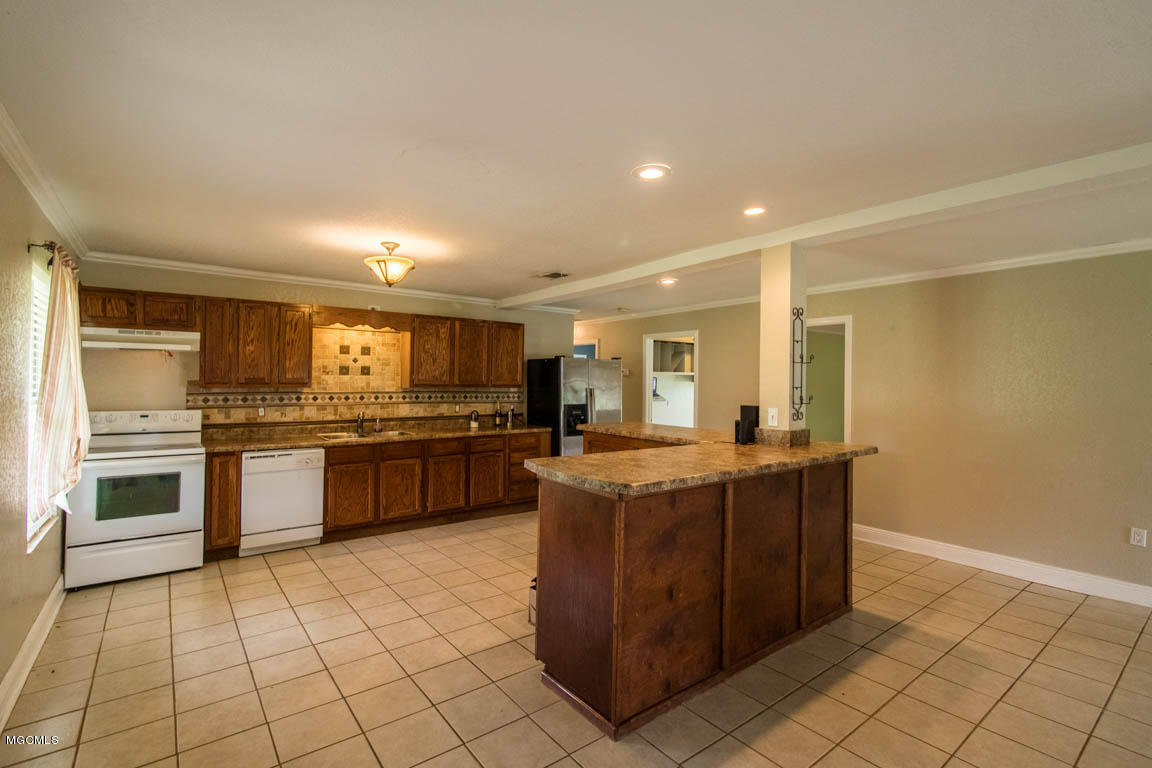21470 Simoneaux Lane Saucier, MS 39574 - Photo 6 of 40 Kitchen 1.1
